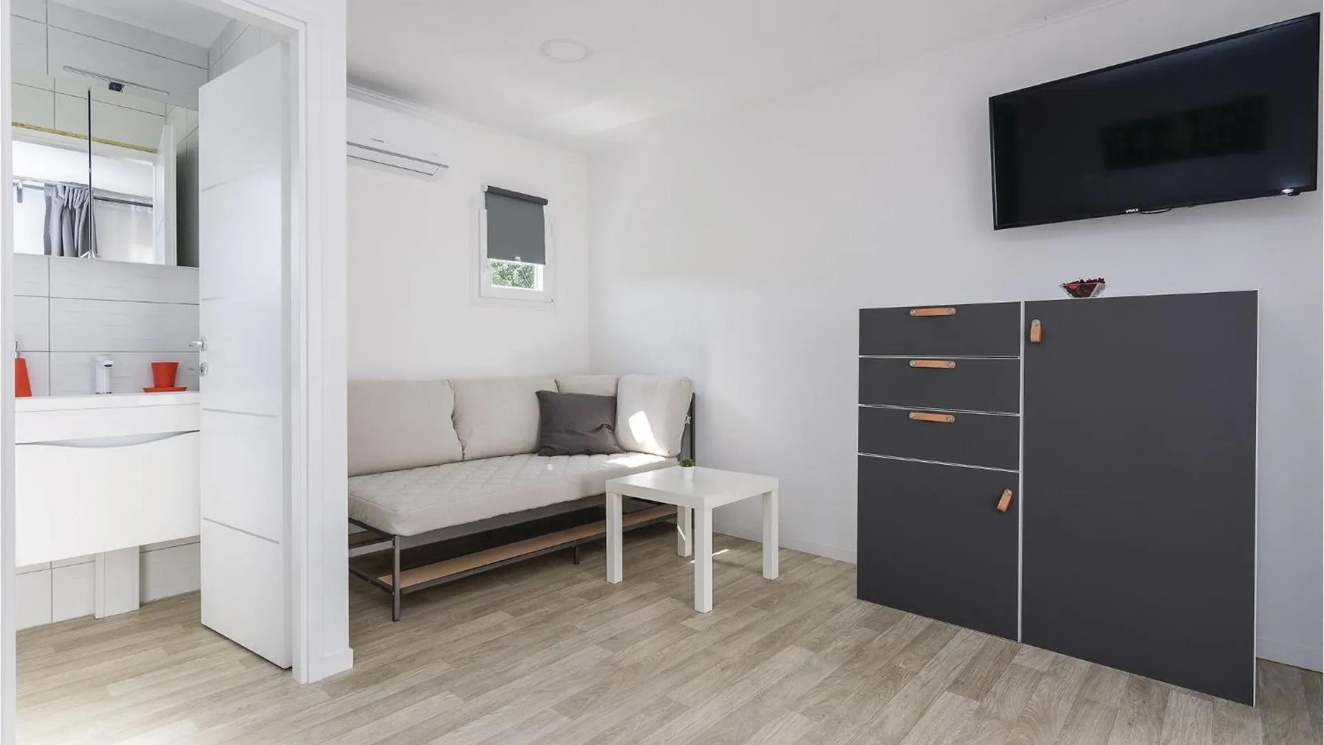 Pet Friendly Home In Petrcane With Wifi